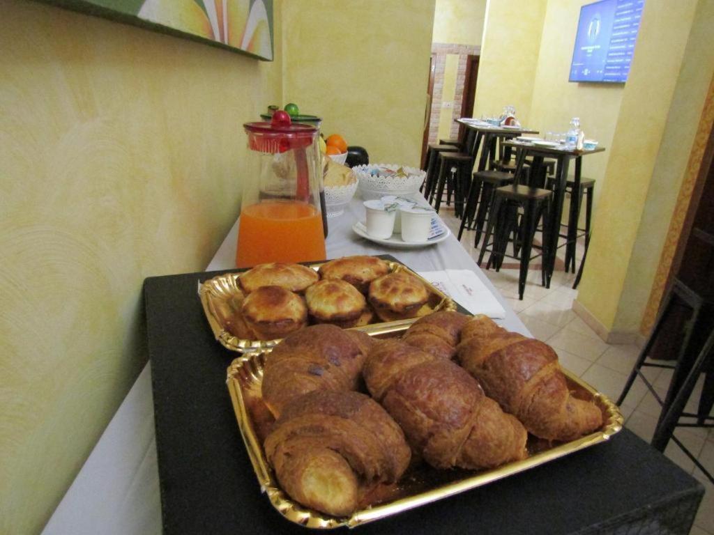 L'Attico Piazza Sant'Oronzo Acomodação com café da manhã Lecce Exterior foto